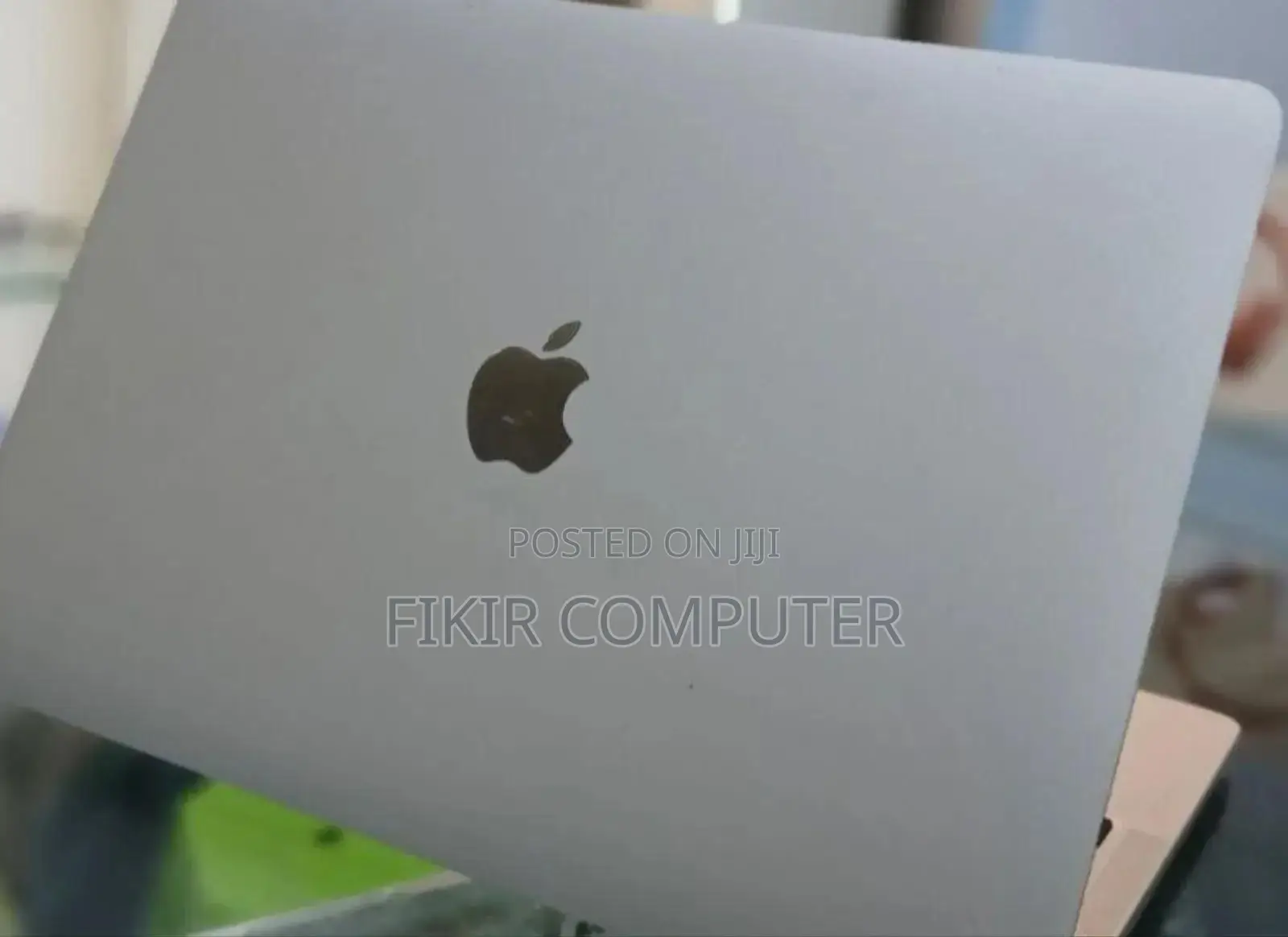 New Laptop Apple MacBook Pro 2022 M2 8GB Intel Core M2 SSD 256GB