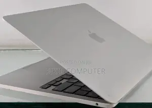 New Laptop Apple MacBook Pro 2022 M2 8GB Intel Core M2 SSD 256GB