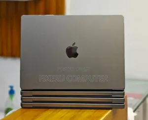 Photo - New Laptop Apple MacBook Pro M1 32GB Apple M1 Pro SSD 512GB