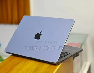 New Laptop Apple MacBook Pro M1 32GB Apple M1 Pro SSD 512GB