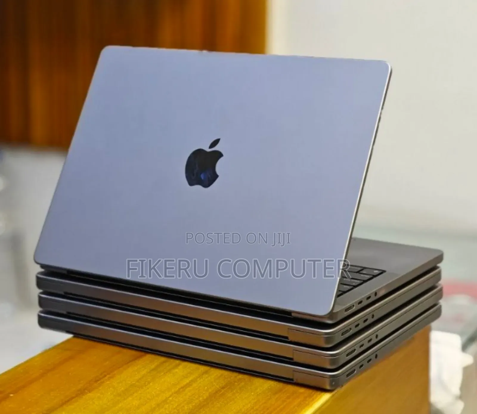 New Laptop Apple MacBook Pro M1 32GB Apple M1 Pro SSD 512GB