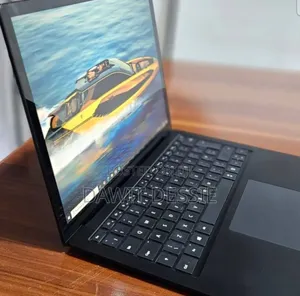 New Laptop Microsoft Surface 16GB Intel Core I7 SSD 256GB