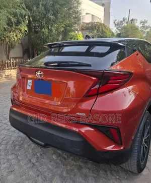 Toyota C-HR 2021 Orange