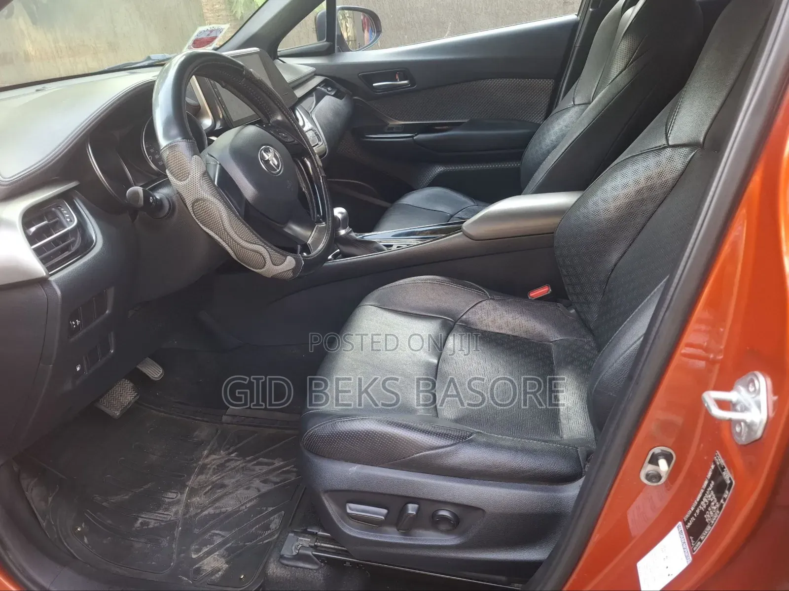 Toyota C-HR 2021 Orange