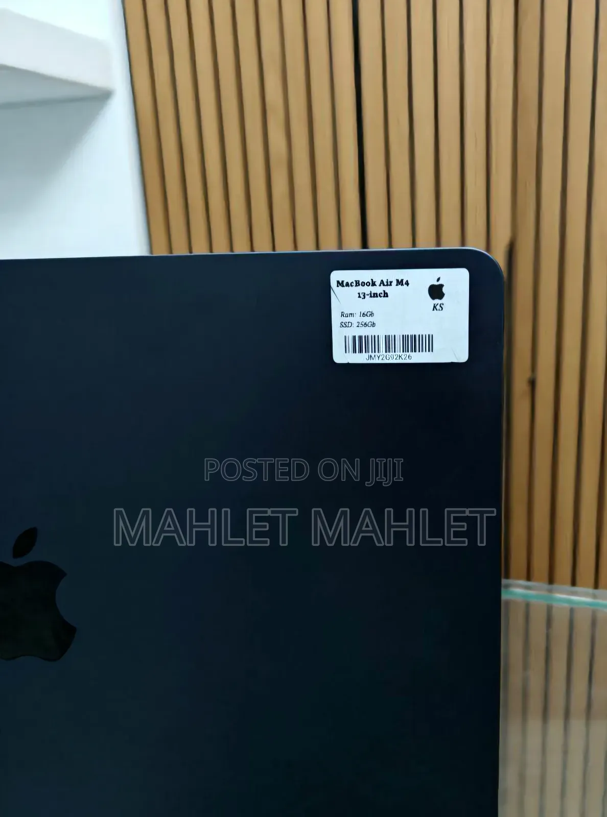 New Laptop Apple MacBook Air 2025 M4 13-Inch 16GB Apple M4 SSD 256GB