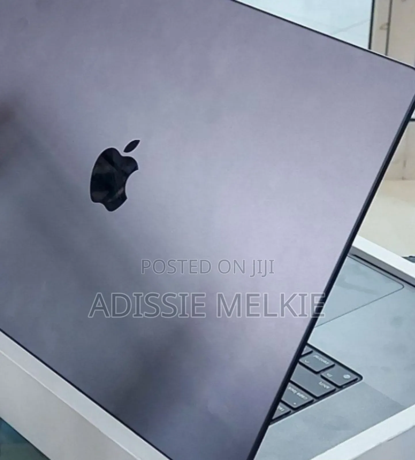 New Apple MacBook Pro 2023 M3 14-Inch 18GB Intel Core I7 SSD 512GB