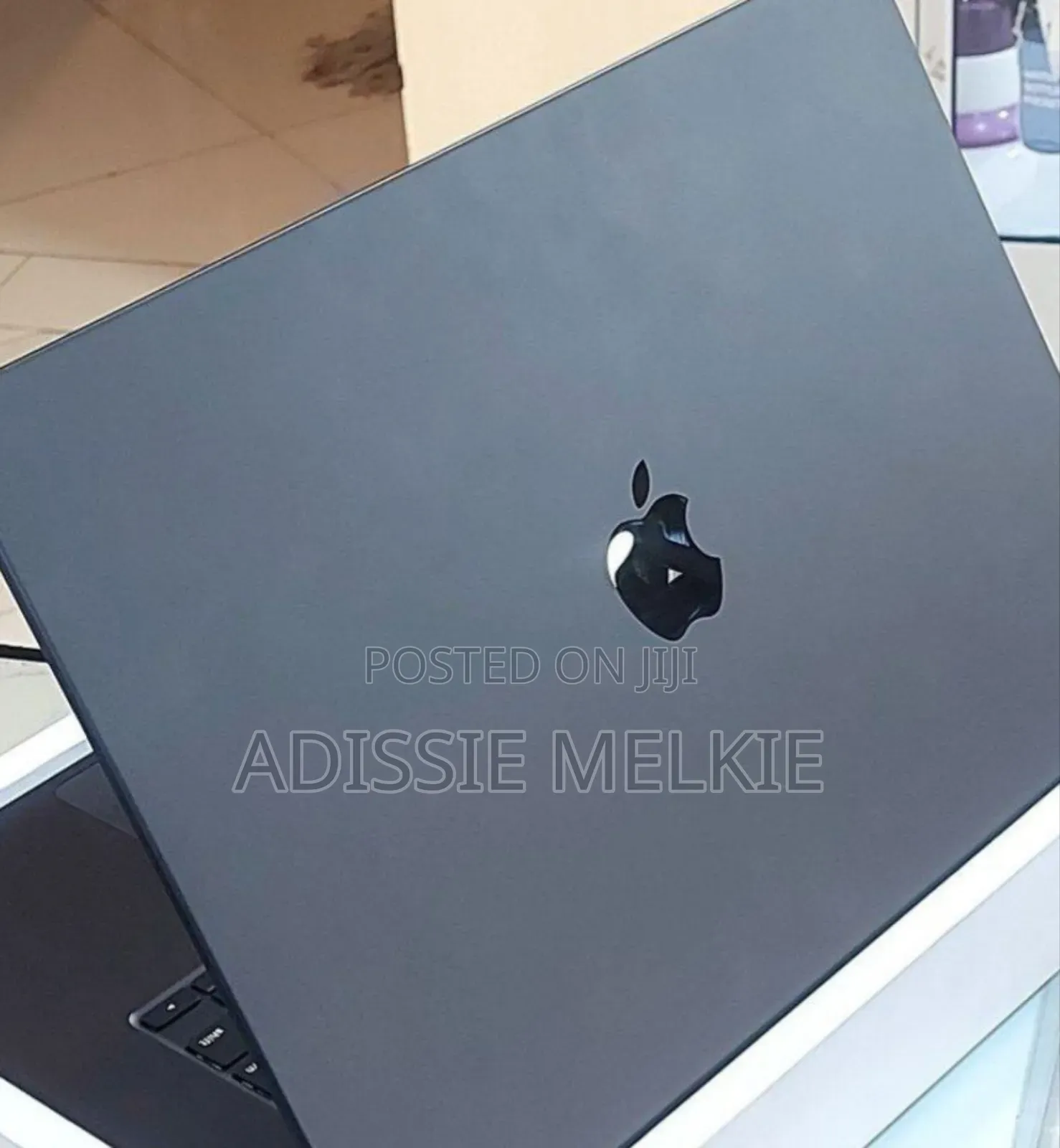 New Apple MacBook Pro 2023 M3 14-Inch 18GB Intel Core I7 SSD 512GB