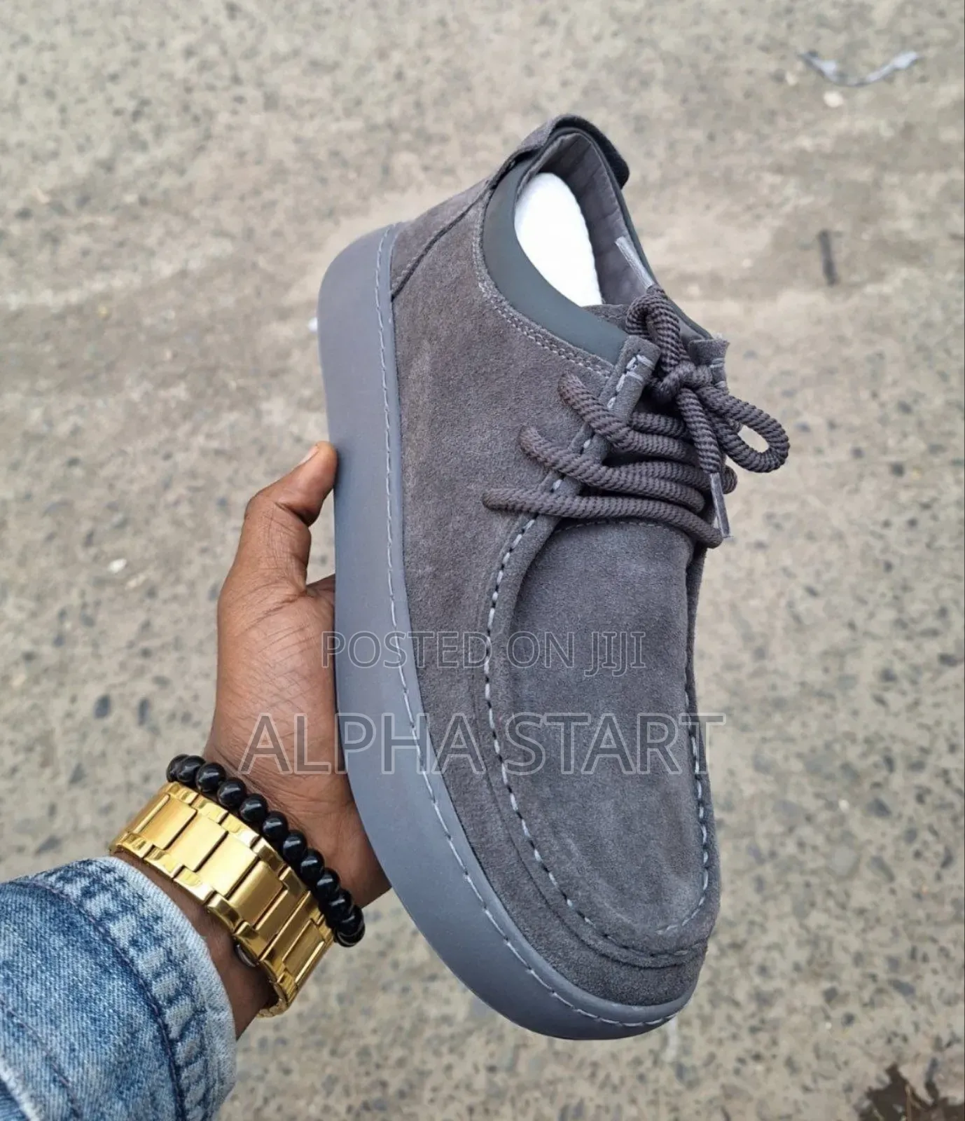 Fashionable Velvet Stock Shoes