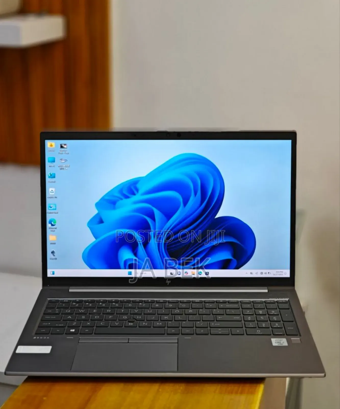 New Laptop HP ZBook Firefly G8 16GB Intel Core I7 SSD 512GB