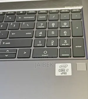 New Laptop HP ZBook Firefly G8 16GB Intel Core I7 SSD 512GB