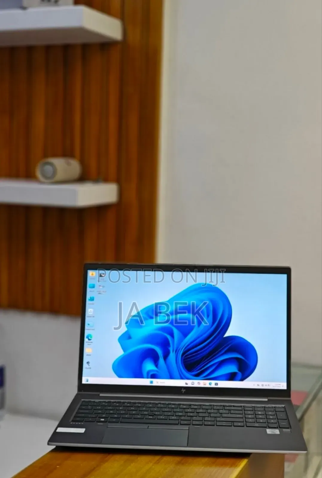 New Laptop HP ZBook Firefly G8 16GB Intel Core I7 SSD 512GB