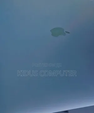 New Laptop Apple MacBook Pro 2017 16GB Intel Core I7 SSD 512GB