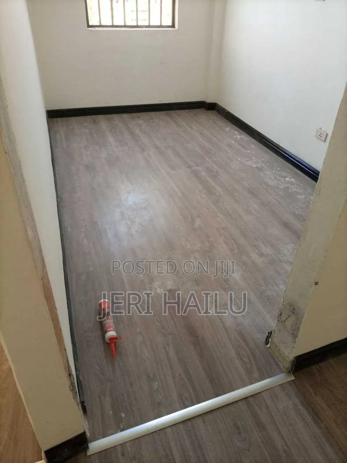 SPC የወለል ንጣፍ
Sp