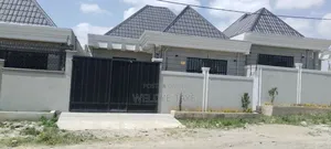 Furnished 5bdrm Villa in Bole for sale