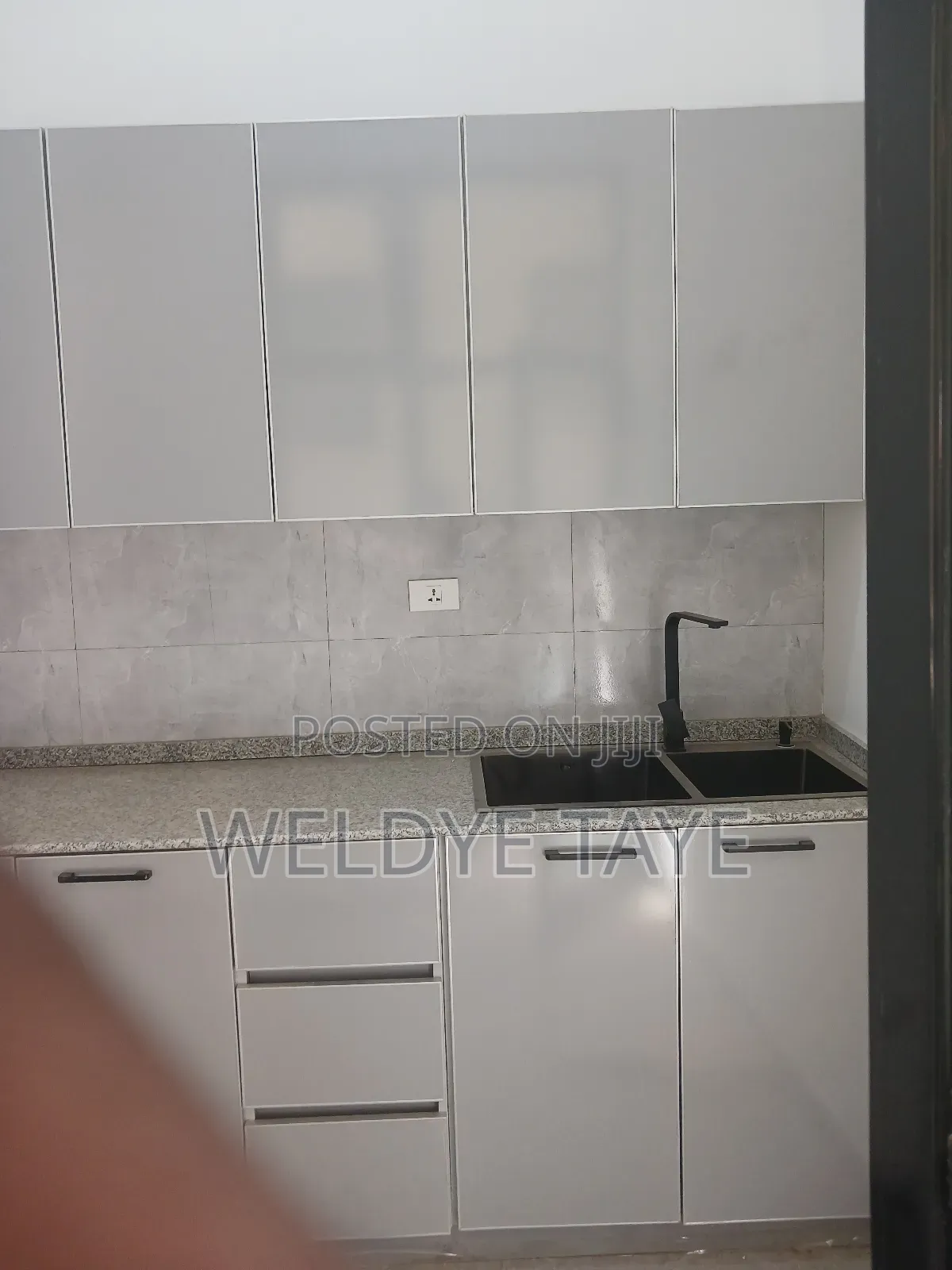 Furnished 5bdrm Villa in Bole for sale