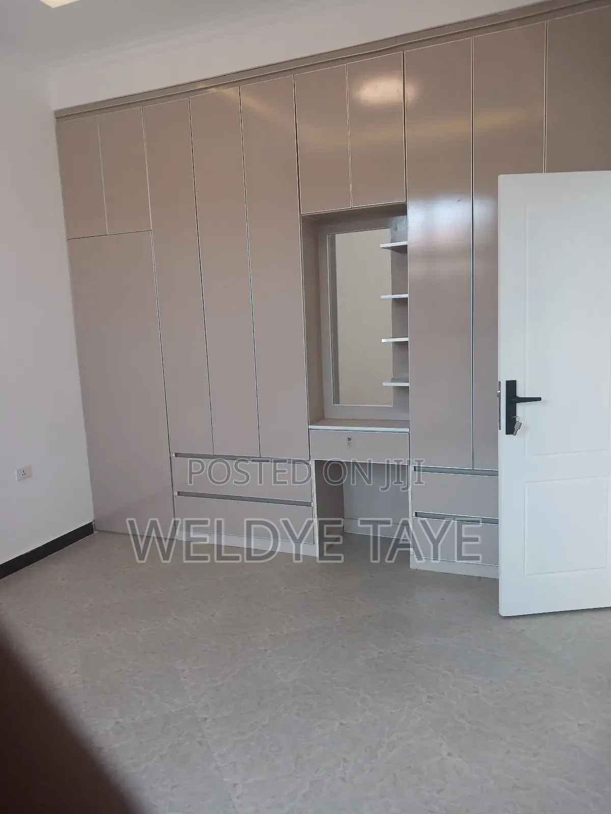 Furnished 5bdrm Villa in Bole for sale