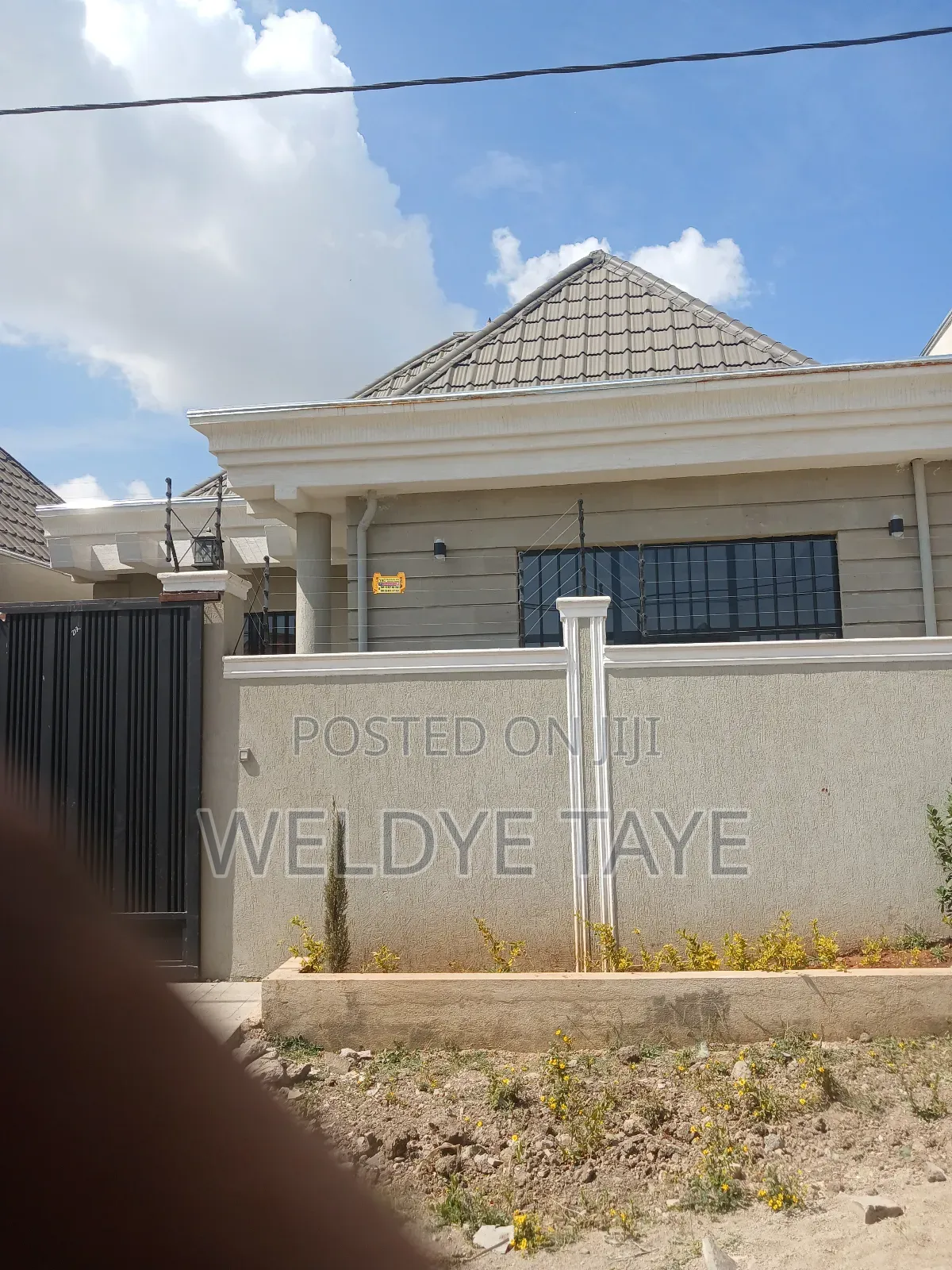Furnished 5bdrm Villa in Bole for sale