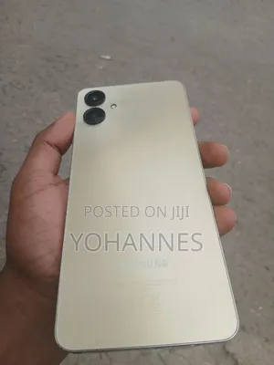 New Samsung Galaxy A06 128 GB Gold