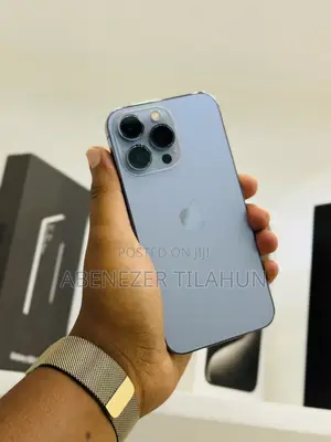 Photo - Apple iPhone 13 Pro 256 GB Blue