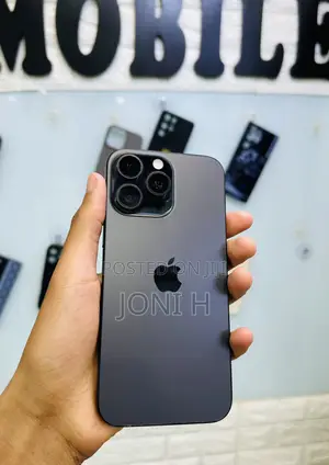 Photo - Apple iPhone 16 Pro Max 256 GB Black