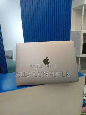 New Laptop Apple MacBook Pro M1 8GB Apple M1 SSD 256GB