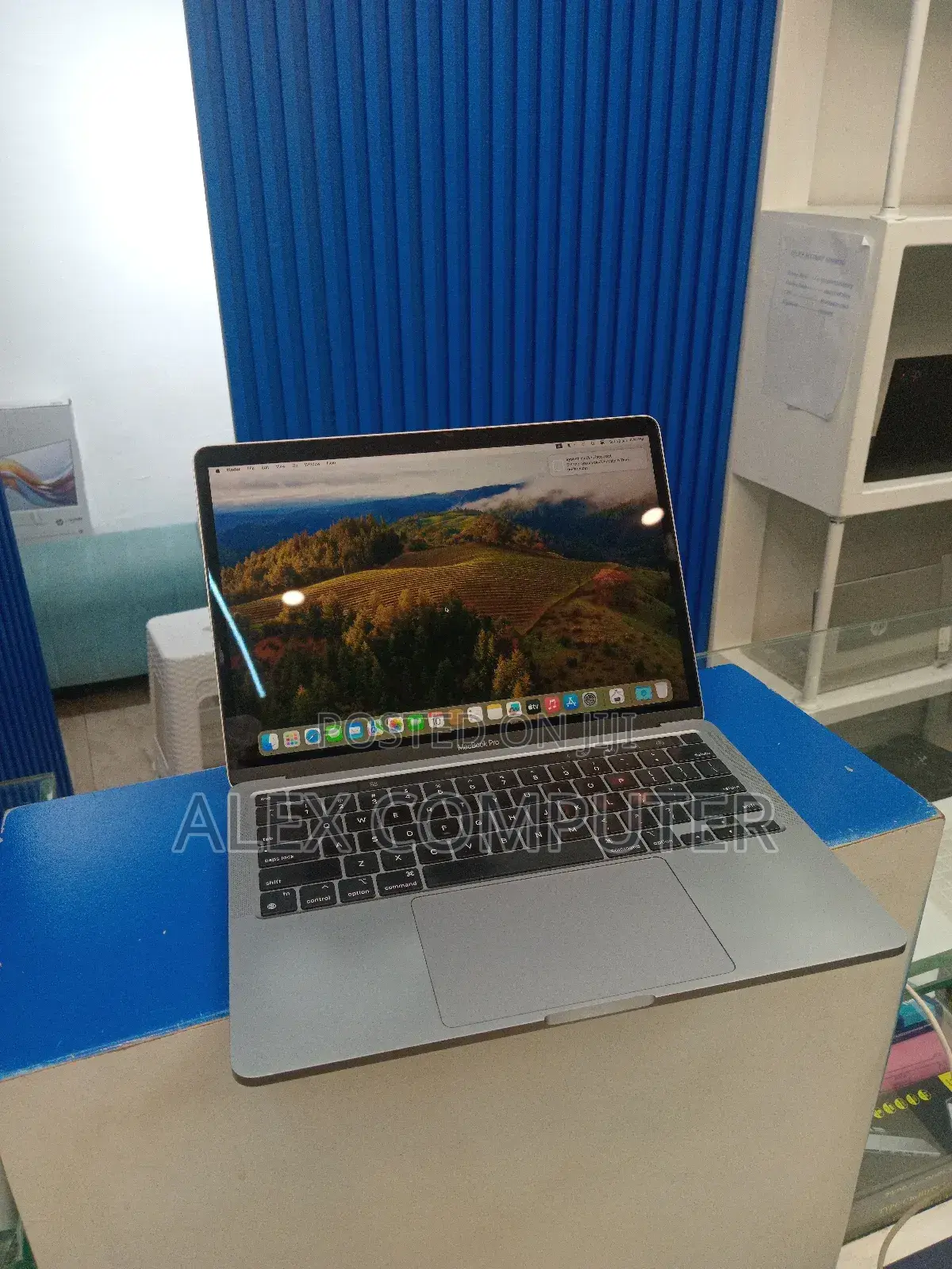 New Laptop Apple MacBook Pro M1 8GB Apple M1 SSD 256GB