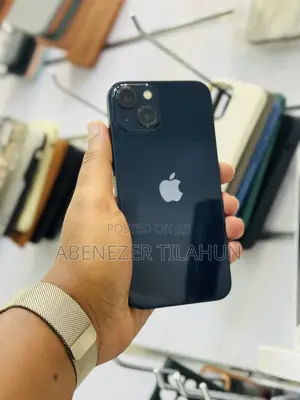 Photo - Apple iPhone 13 128 GB Black