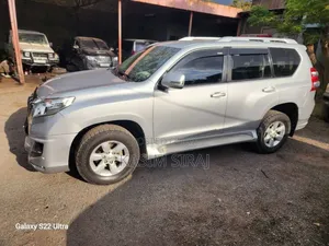 Toyota Land Cruiser Prado 2.8 2017 Silver