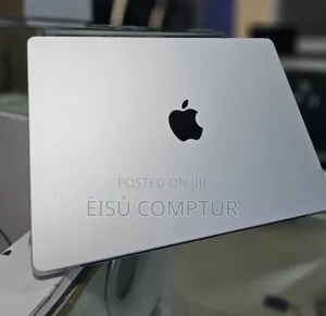 Photo - New Laptop Apple MacBook 8GB Apple M3 Max SSD 512GB