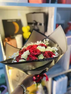 Bouquet White With Red