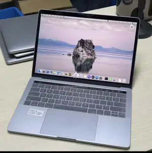 New Laptop Apple MacBook 8GB Intel Core I5 SSHD+SSD 256GB