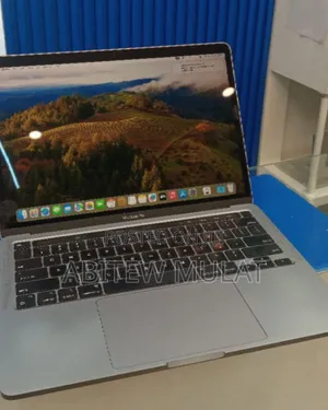 New Laptop Apple MacBook Pro M1 8GB Apple M1 SSD 256GB