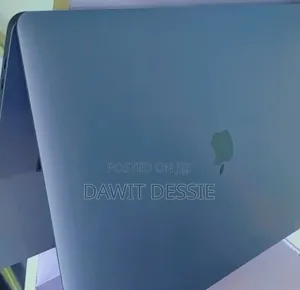 New Laptop Apple MacBook Pro 2017 16GB Intel Core I7 SSD 512GB