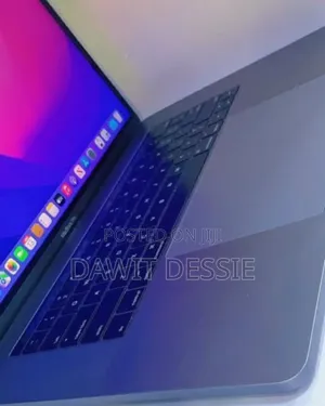 New Laptop Apple MacBook Pro 2017 16GB Intel Core I7 SSD 512GB
