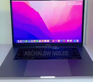 New Laptop Apple MacBook Pro 2017 16GB Intel Core I7 SSD 512GB