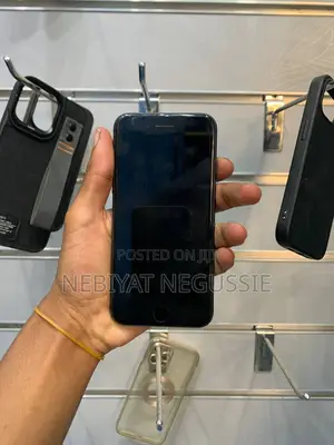 Photo - Apple iPhone 8 64 GB Black