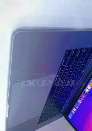 New Laptop Apple MacBook Pro 2017 16GB Intel Core I7 SSD 512GB