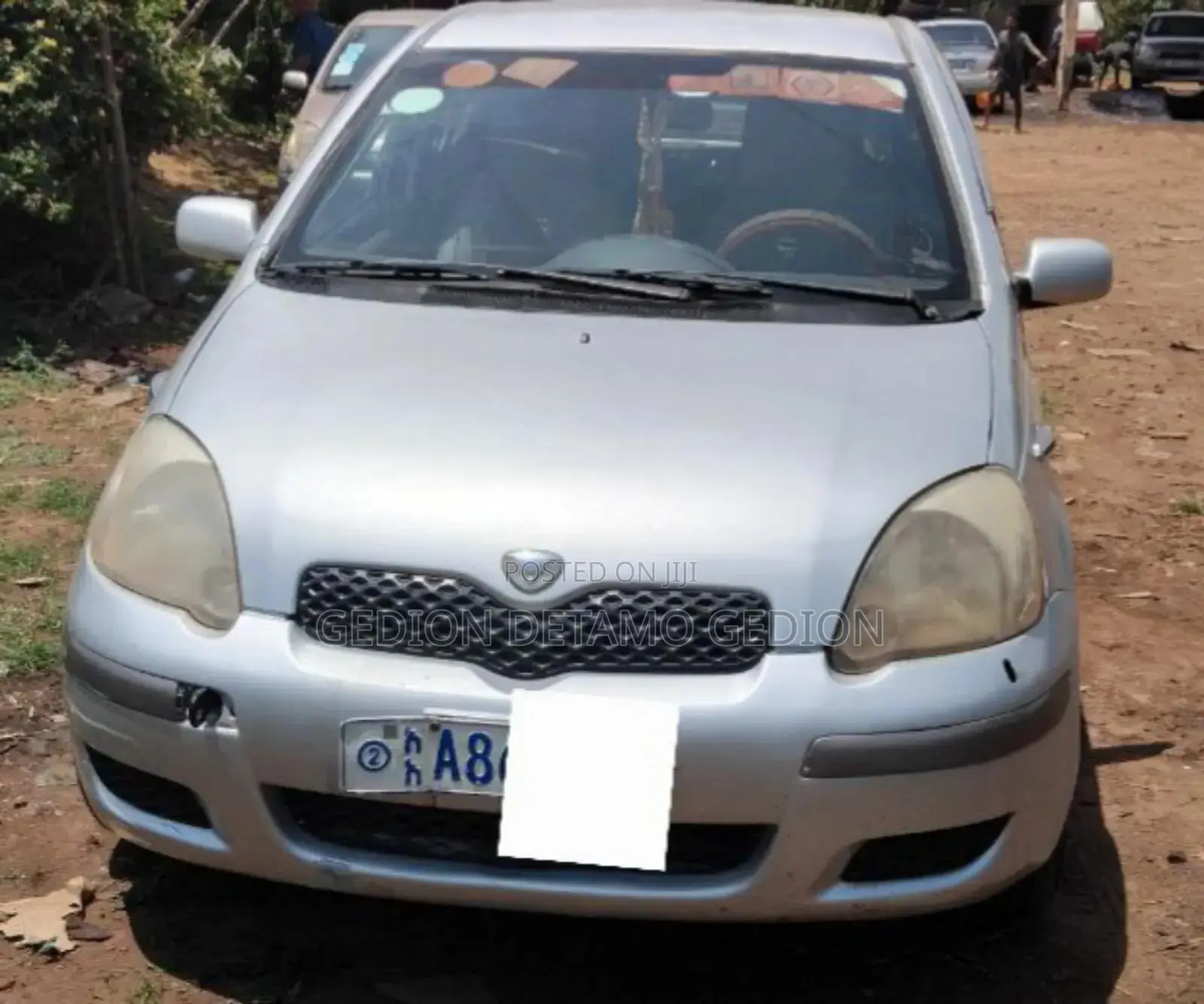 Toyota Vitz 2004 Silver