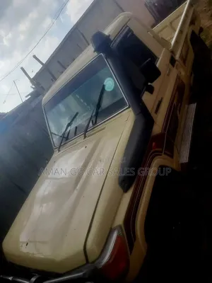 Toyota Land Cruiser 2012 Gold