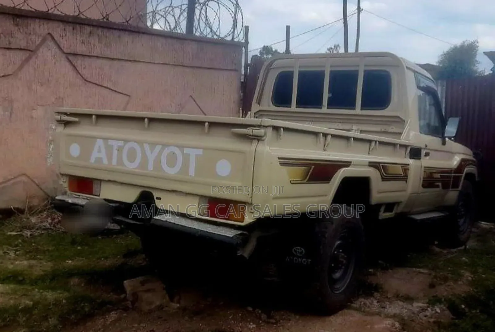 Toyota Land Cruiser 2012 Gold