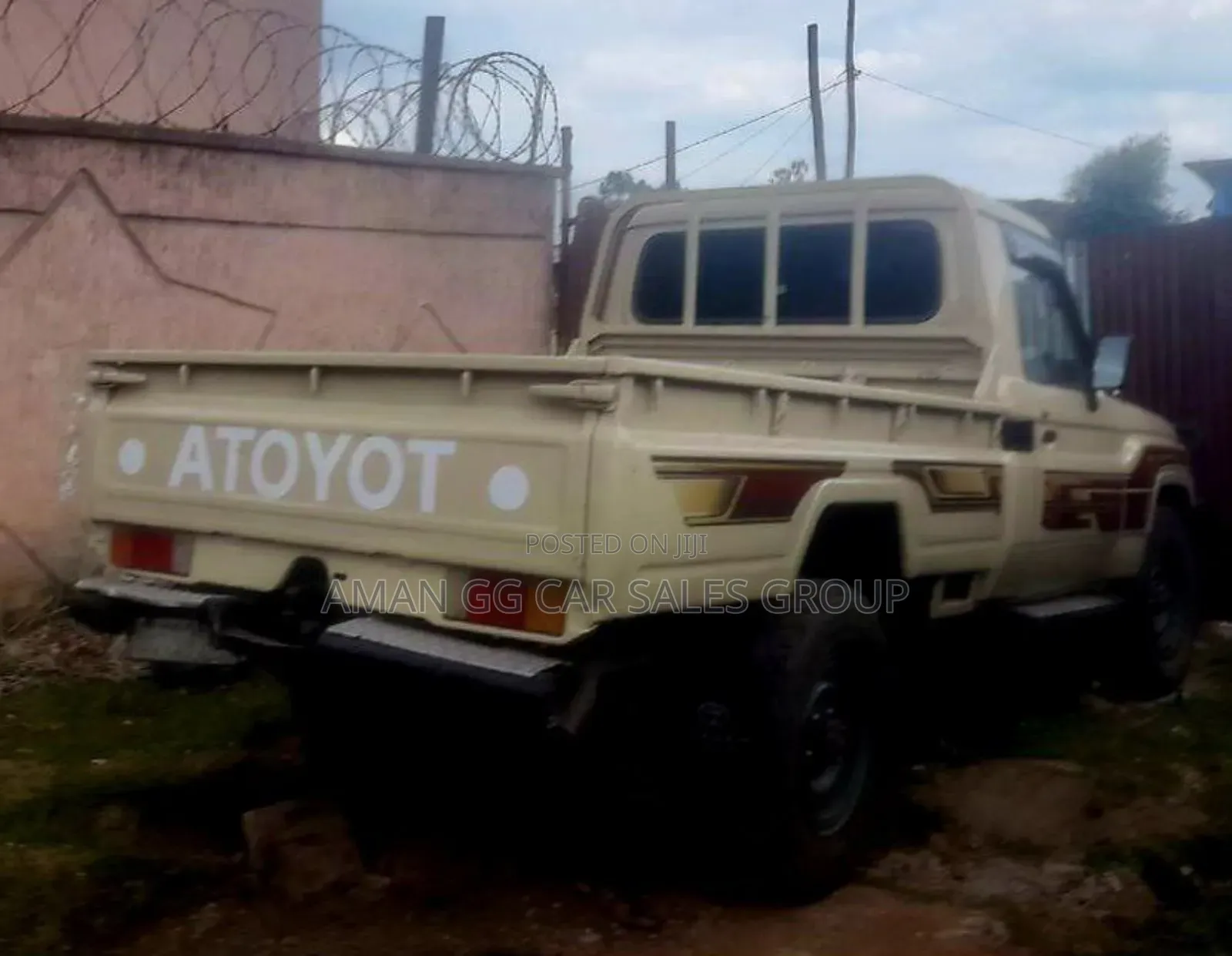 Toyota Land Cruiser 2012 Gold