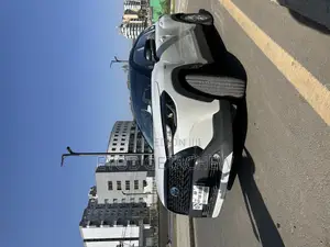 Photo - Toyota Corolla Cross 2024 White