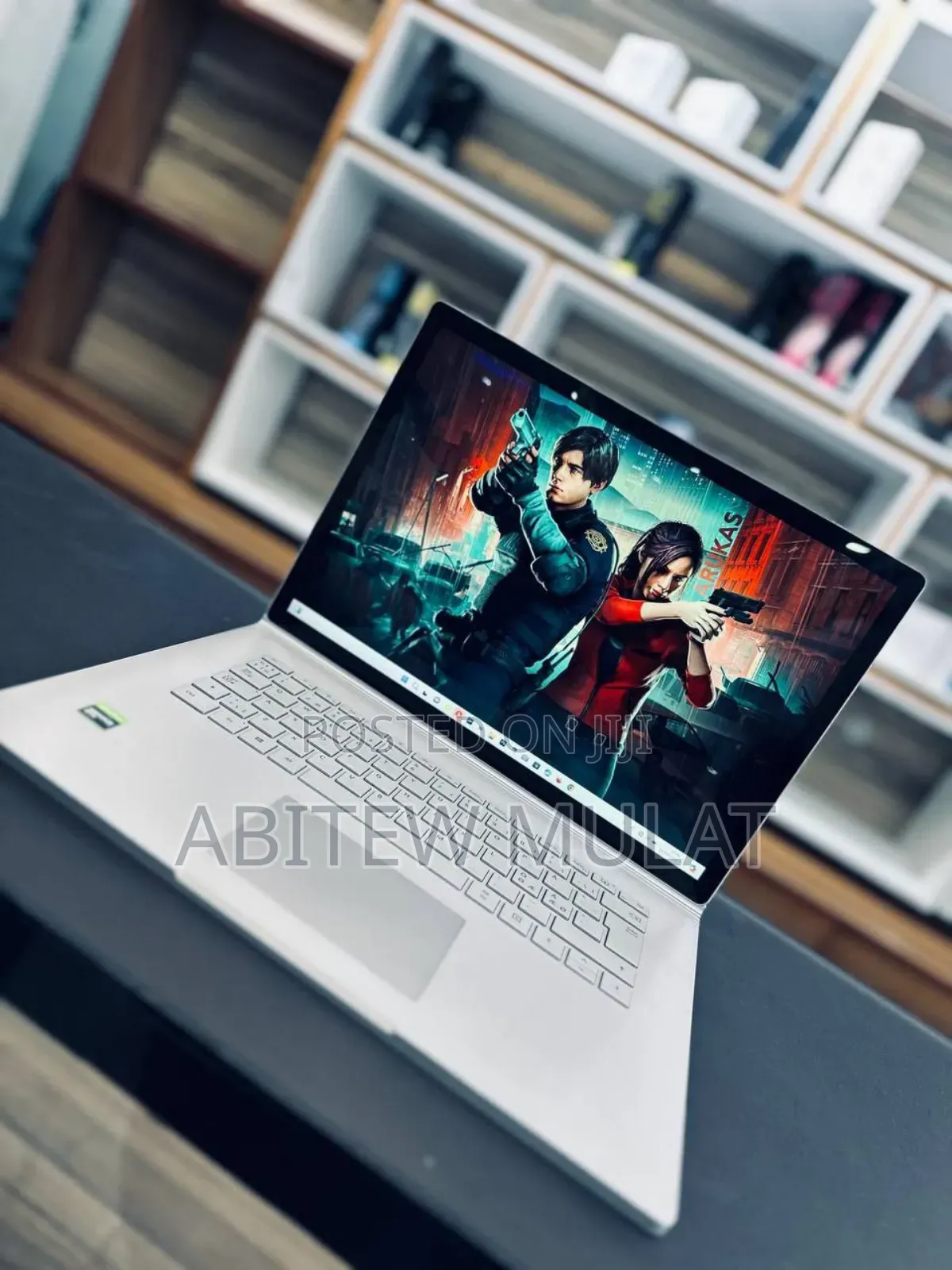 New Laptop Microsoft Surface Book 2 16GB Intel Core I7 SSD 256GB