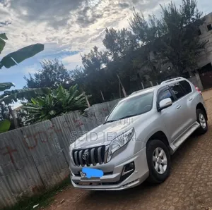 Toyota Land Cruiser Prado 2017 Silver