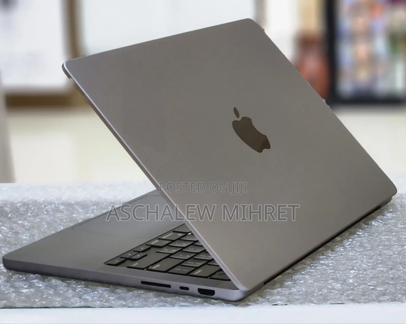 New Laptop Apple MacBook Pro M1 32GB Apple M1 Pro SSD 512GB