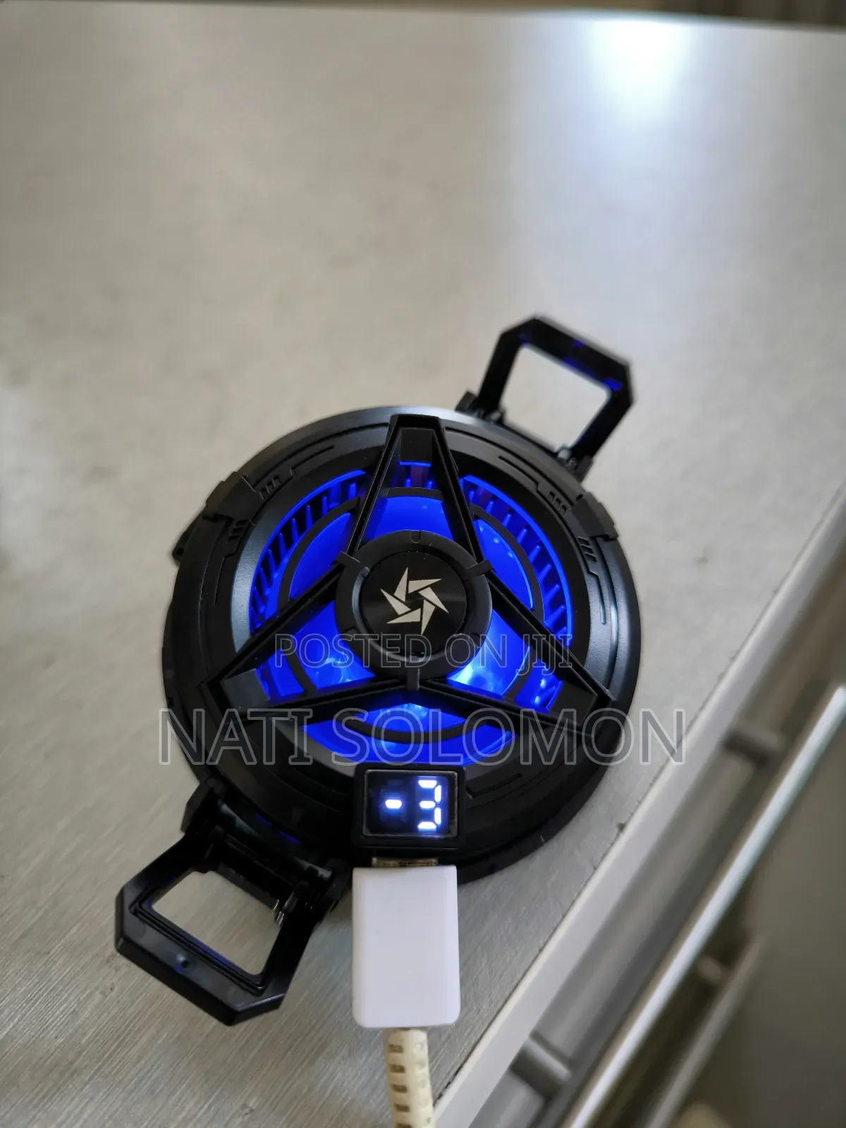 Magnetic Mobile Cooling Fan