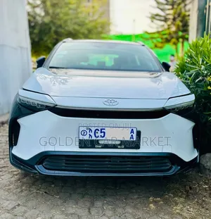 Photo - Toyota bZ4X 2022 White