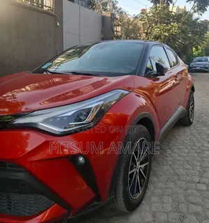 Photo - Toyota C-HR 2021 Burgundy
