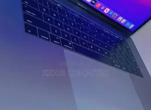 New Laptop Apple MacBook Pro 2017 16GB Intel Core I7 SSD 512GB