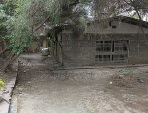 Bole Brass, Old Villa House for Sale 707sqm